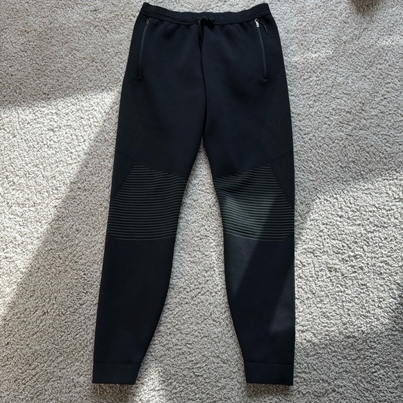Gymshark Other - Gymshark men’s black and gray jogger sweatpants size medium